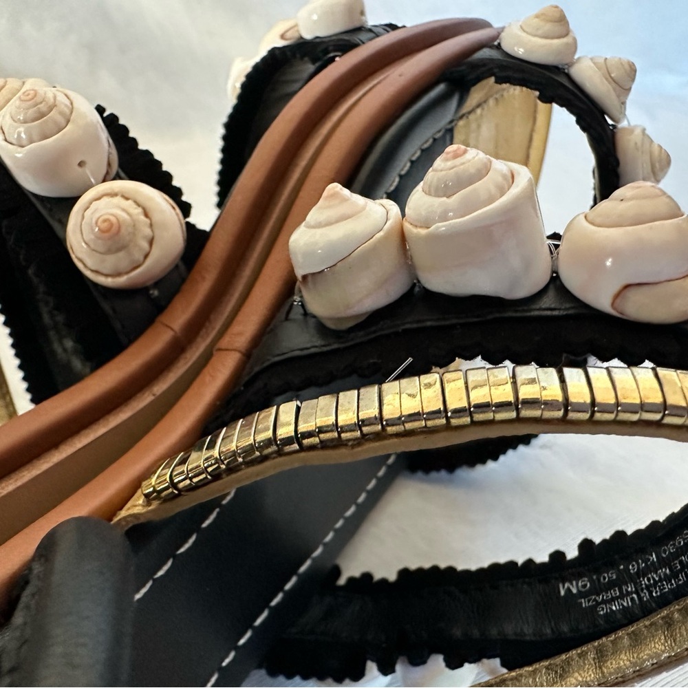 New Tory Burch Black and Gold Sinclair seashell Women's Sandals 9 with box - Picture 14 of 16